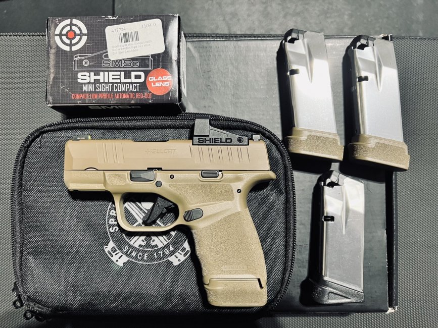 Springfield Hellcat OSP w/ Shield SMSC red dot and 4 Mags