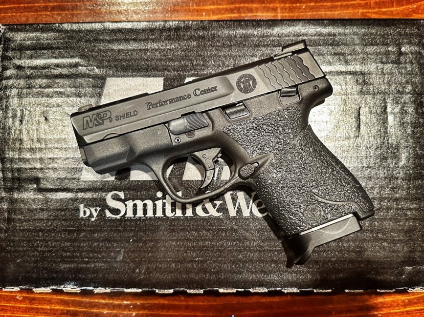 **SPF ** M&P Shield Performance Center 9mm with extras