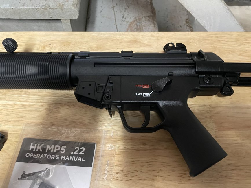 HK MP5 22LR w/ Extra Magazines, and Case 81000468